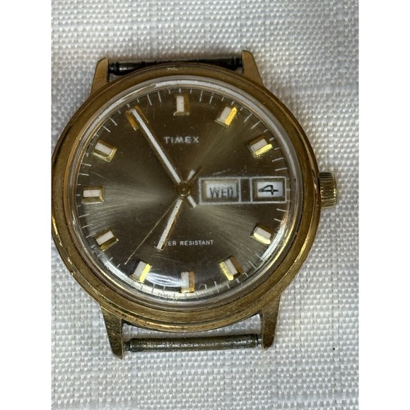 5 Piece Set of Pre—Owned‎ Timex Watches. Waterproof. Indiglo. 1 windup. main image 16